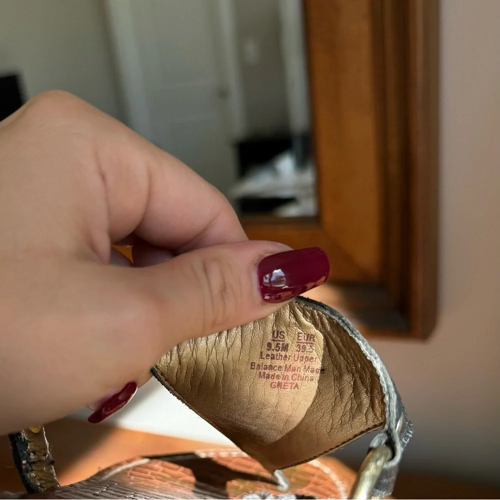 Sam Edelman Greta Thong Sandals - Picture 5 of 6